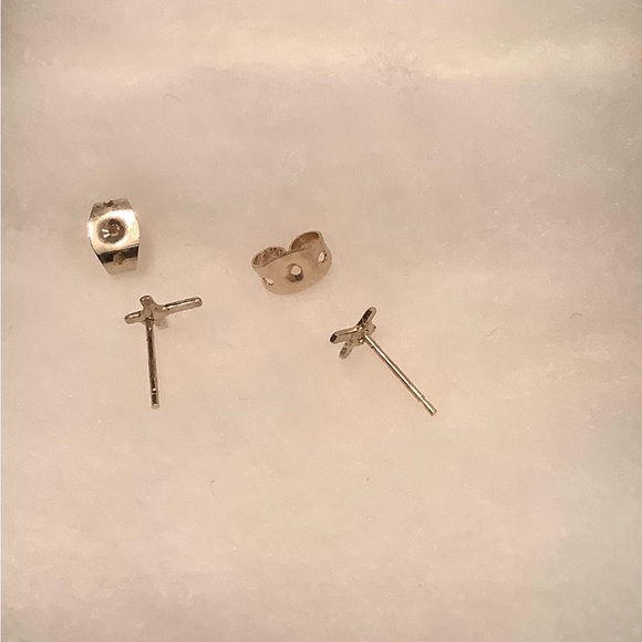 NEW 14 KT Gold Wires Latin Cross earrings unisex - Picture 2 of 3